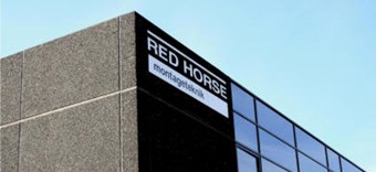 red_horse_byg