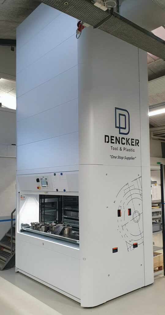 Værktøjsfabrik komprimerer lageret med lagerautomat 1 Dencker slim lagerautomat